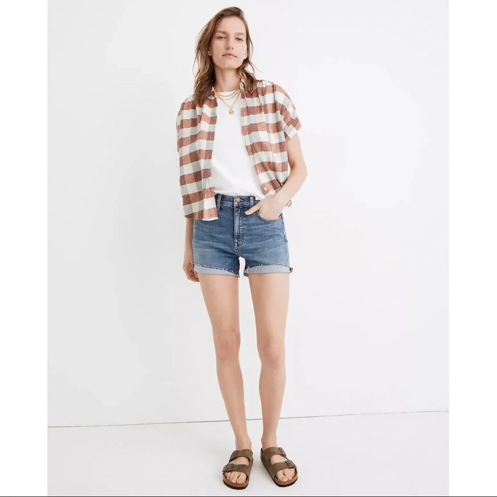 Madewell High-Rise Denim Shorts in Quintell Wash